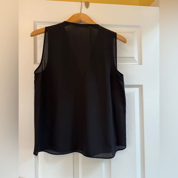 Zara Black V-Neck Sleeveless Blouse - Picture 2 of 3
